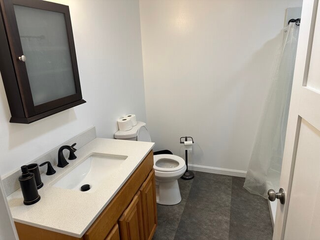 Foto del edificio - 7351 Waldman Ave