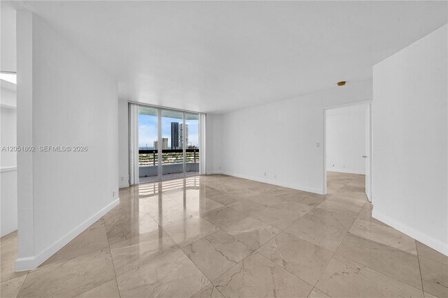 Foto del edificio - 3600 Mystic Pointe Dr