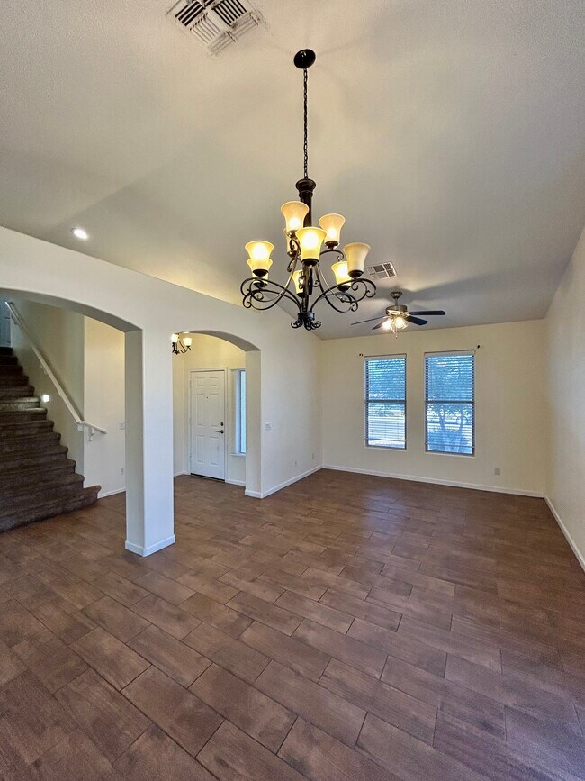 Building Photo - 7417 W Jones Ave