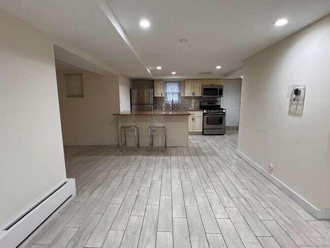 Building Photo - 220 Sunrise Terrace