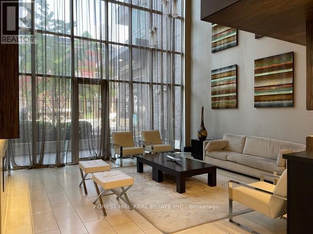 Photo du bâtiment - 320 Richmond St E