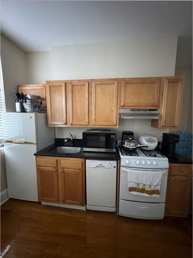 Building Photo - Modern Allston Studio – Heat/Hot Water Inc...