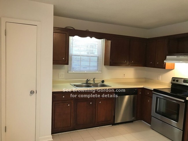 Building Photo - Two Bedroom Duplex in the Priest Lake Area