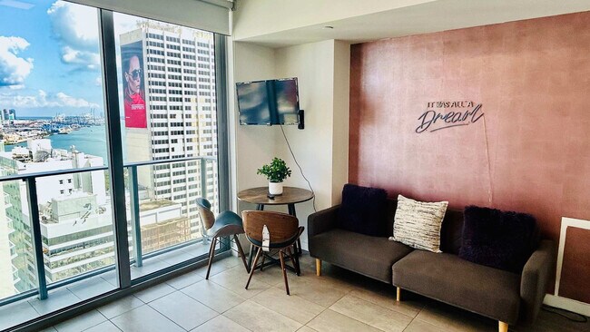 Foto del edificio - 227 NE 2nd St