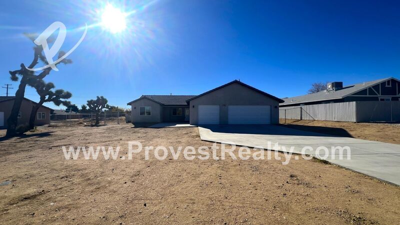 Foto principal - 13985 Smoketree St