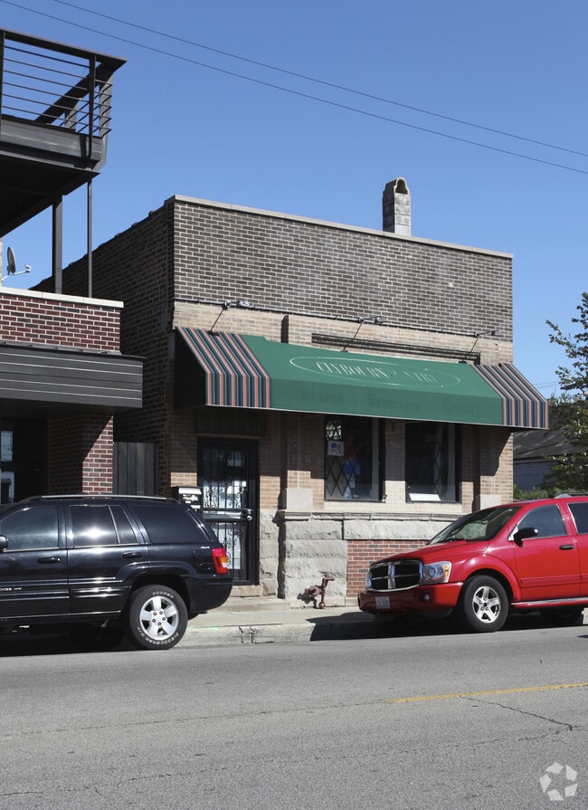 Building Photo - 2299 N Clybourn Ave