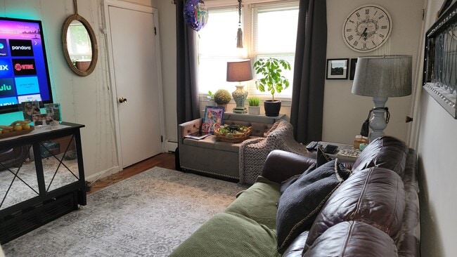 Building Photo - 74 Main St