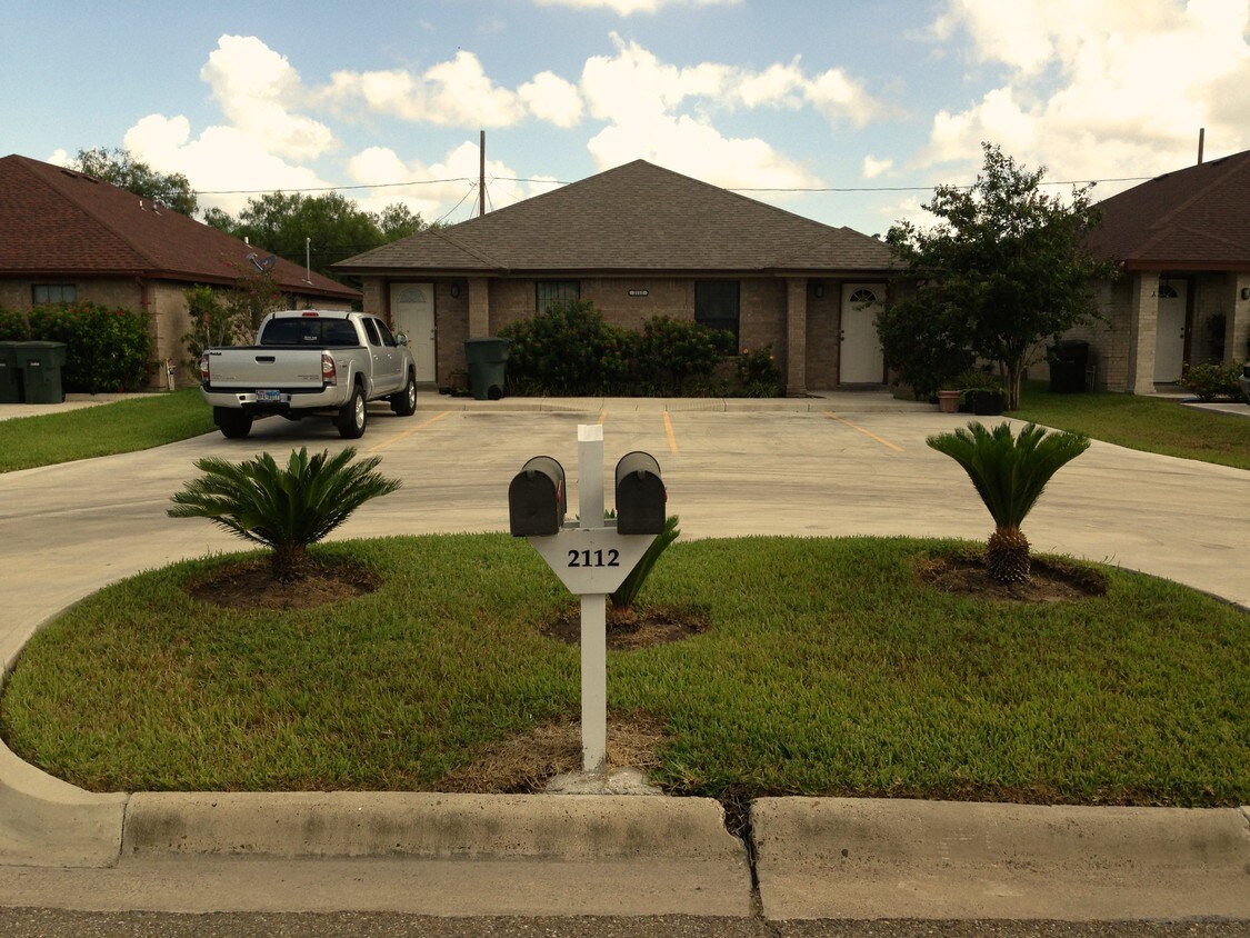 2112 Barcelona Apt B - 2112 W Barcelona Ave
