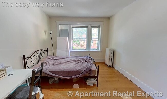 Building Photo - 14 Centre St