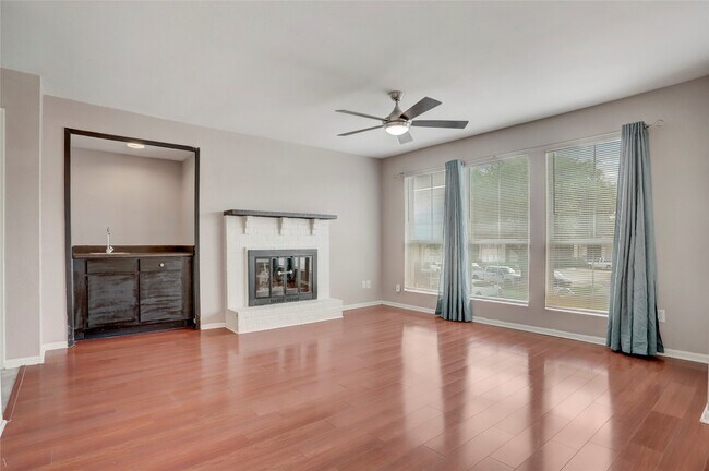 Foto del edificio - 1500 Bay Area Blvd