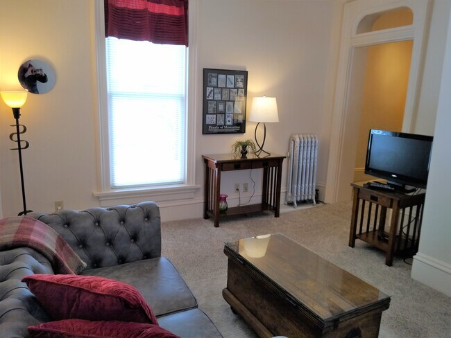 Sala de estar - 301 2nd W St