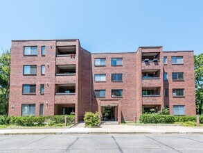 Building Photo - 51 John St