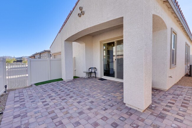 Foto del edificio - HOUSING CHOICE VOUCHER APPROVED! Fully Furnished Single-Story in Guard-Gated 55+ Heritage at Cade...