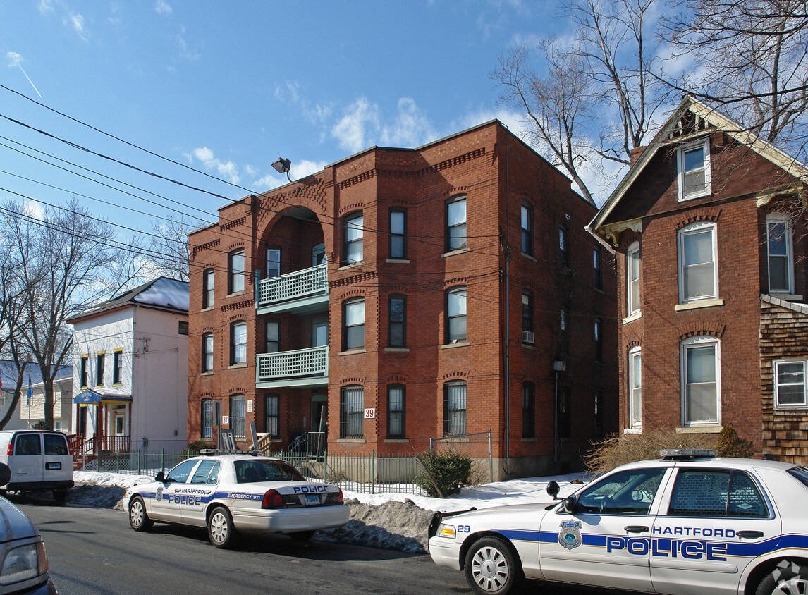 Building Photo - 37-39 Center St