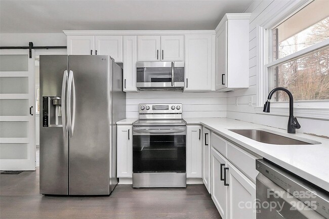 Building Photo - 5442 Kinsale Ln
