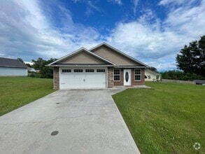 Building Photo - 853 Quiet Oaks Way