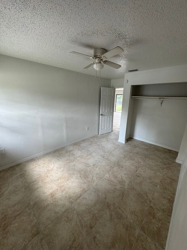 Foto del edificio - 747 Pineville Ln