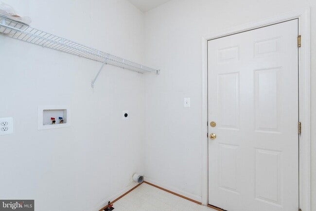 Building Photo - 415 Granville Ct