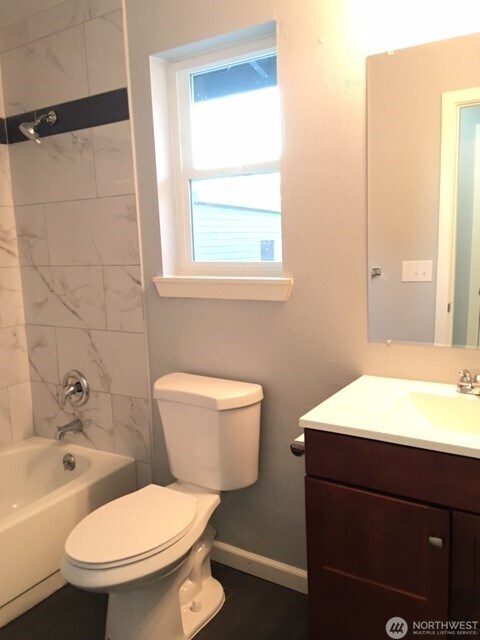 Foto del edificio - 305 M St SE