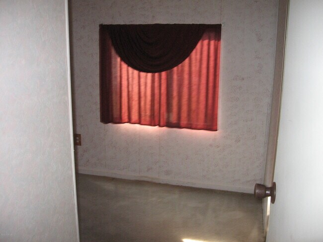 Foto del edificio - 297 Lyons St