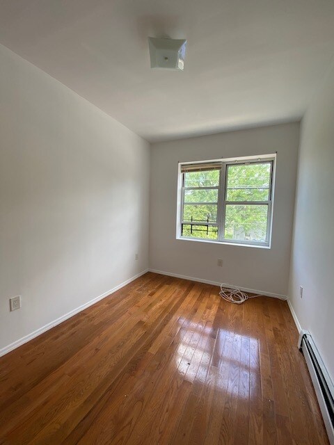 Foto del edificio - 10617 Waltham St