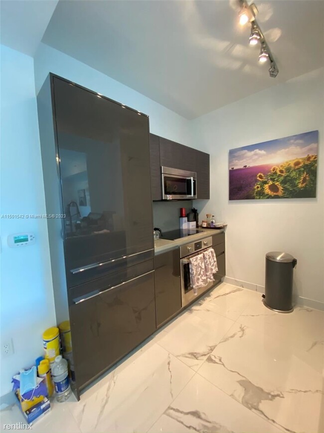 Foto del edificio - 1 br, 1 bath Condo - 1080 Brickell Ave Uni...