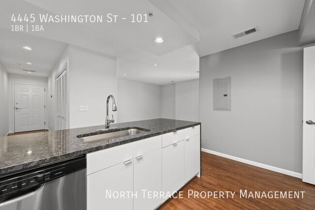 Foto del edificio - 1 Month FREE on a 13-Month Lease – Limited...