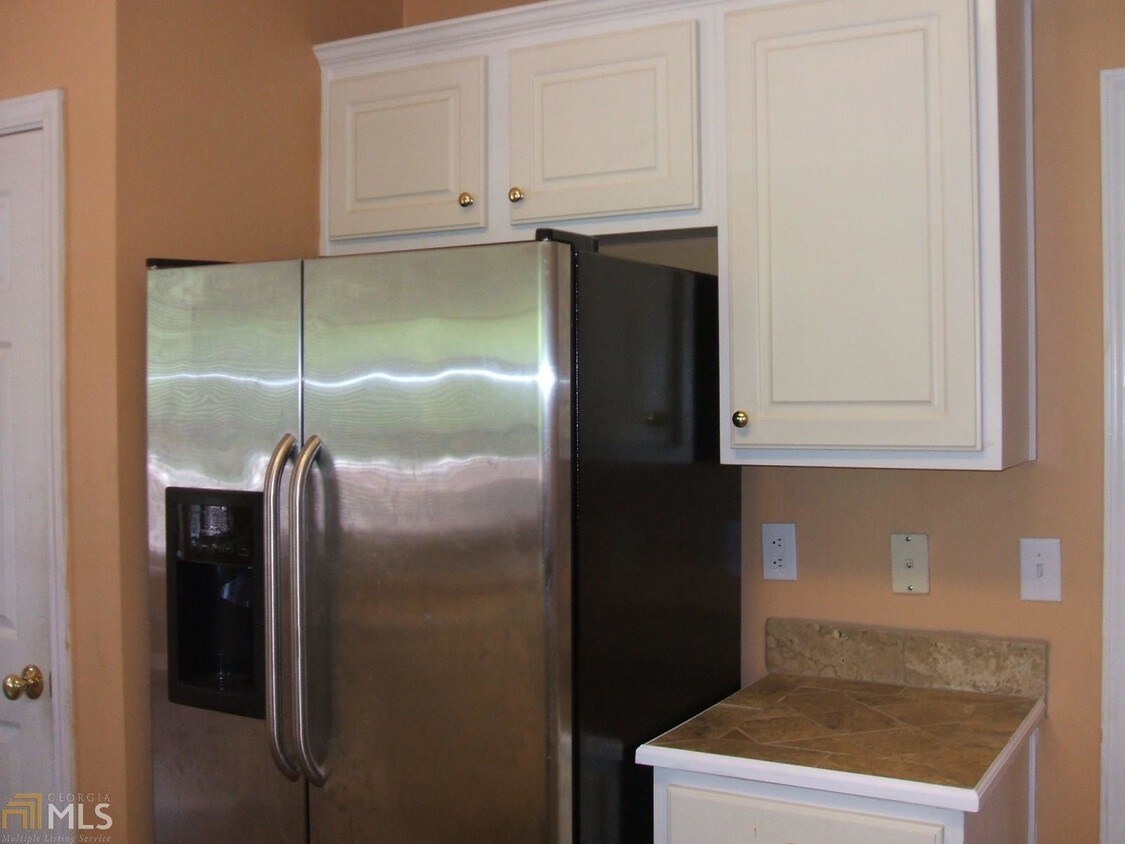 Building Photo - 135 Saddle Ridge Way
