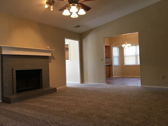 Foto del edificio - 10050 Southridge Dr