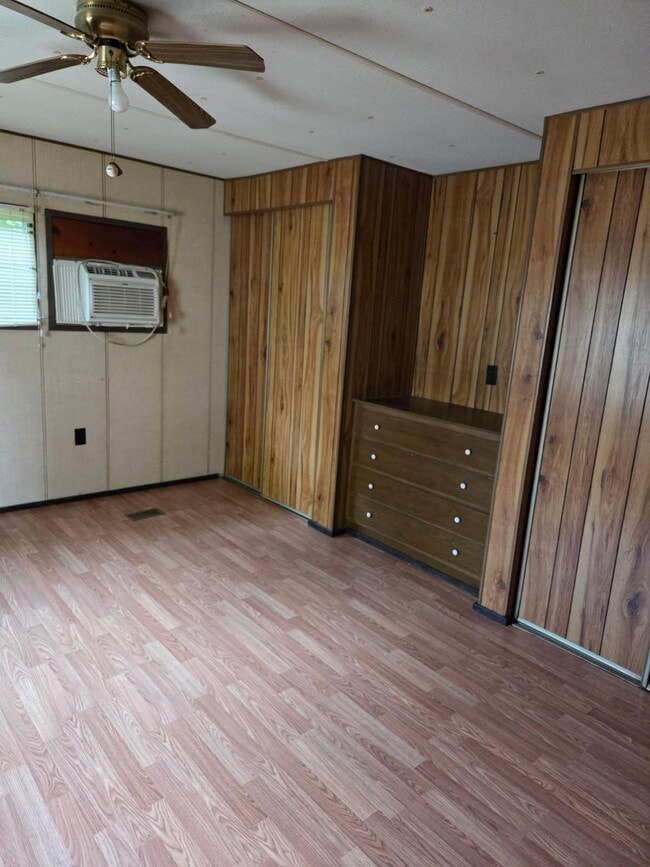 Bedroom - 106 Russell Ln