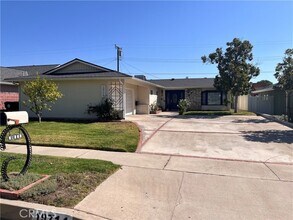 Building Photo - 19714 Steinway St