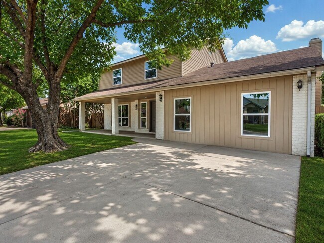 Building Photo - 1500 Endicott Dr