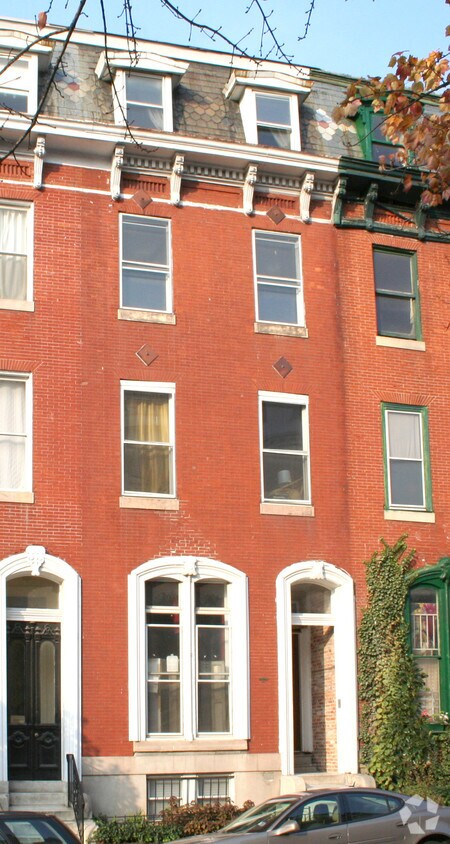 Building Photo - 34 E Preston St