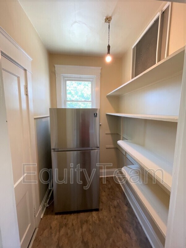 Building Photo - 1349 Duncan Ave