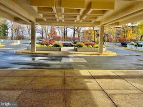 Building Photo - 1808 Old Meadow Rd