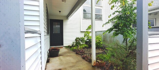 Foto del edificio - $1000 off first month!! This Adorable Mill...