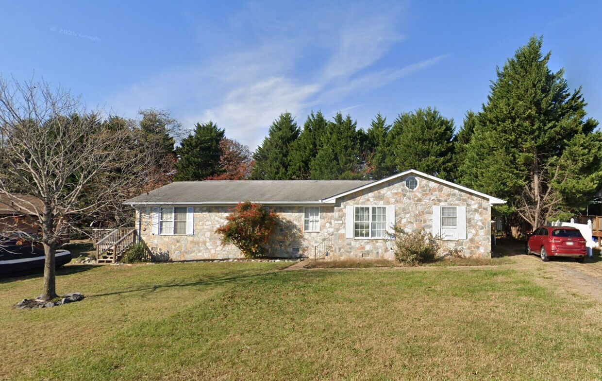 Foto principal - 1819 Meadow Dr