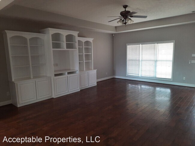 Building Photo - 3 br, 2 bath House - 5027 Summit Dr.
