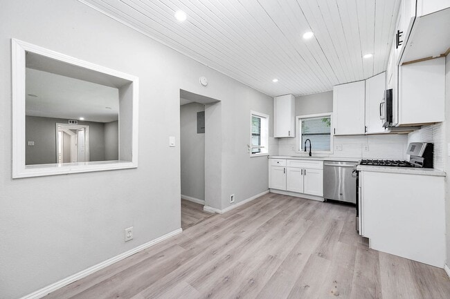Building Photo - 4356 Phlox St