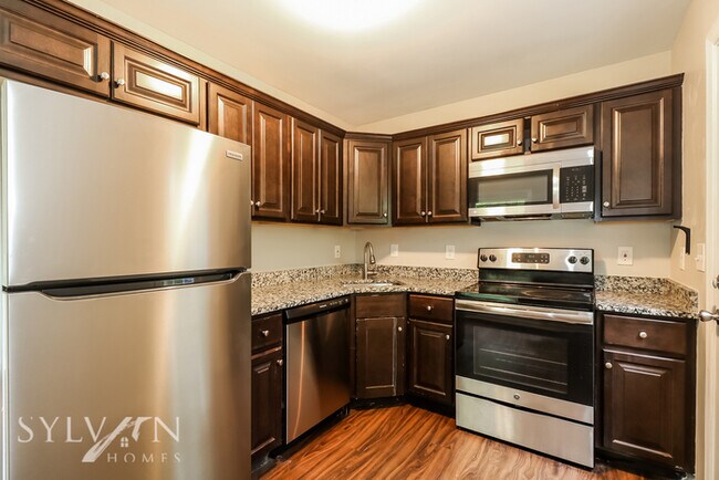 Building Photo - Experience the Lifestyle awaiting you!