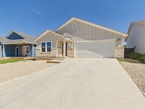 Building Photo - 124 Feather Way