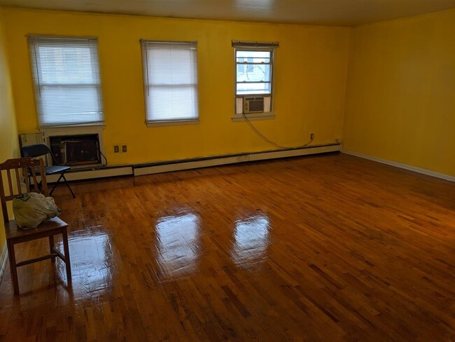 Building Photo - 19 Skillman Ave