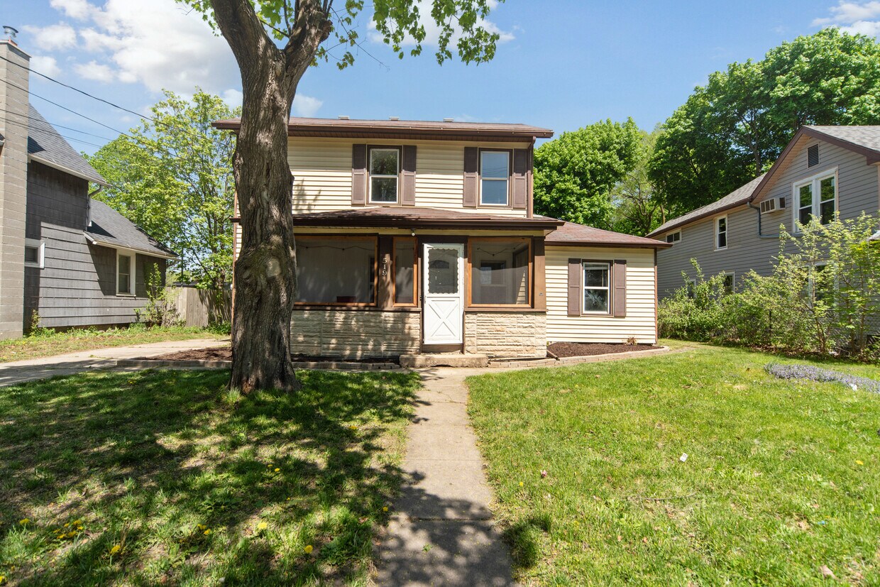 Primary Photo - 519 Monroe St