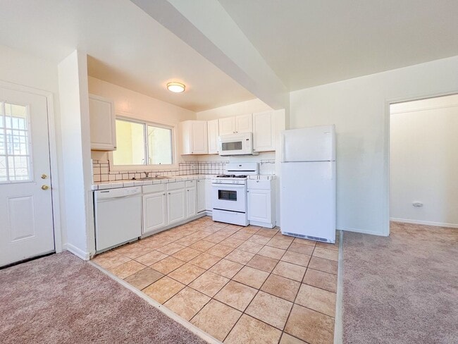 Photo - BURNETT Apartment