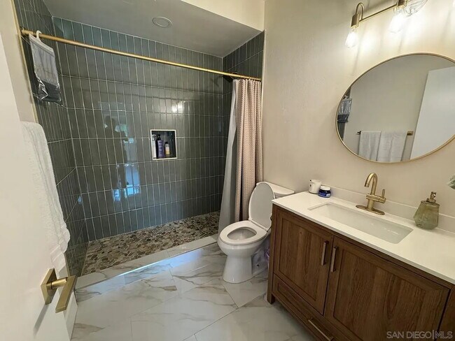 Foto del edificio - Studio rental available in a beautifully renovated single-story ranch property located in the hig...