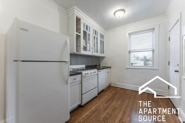 Building Photo - 4826.5 W Addison St