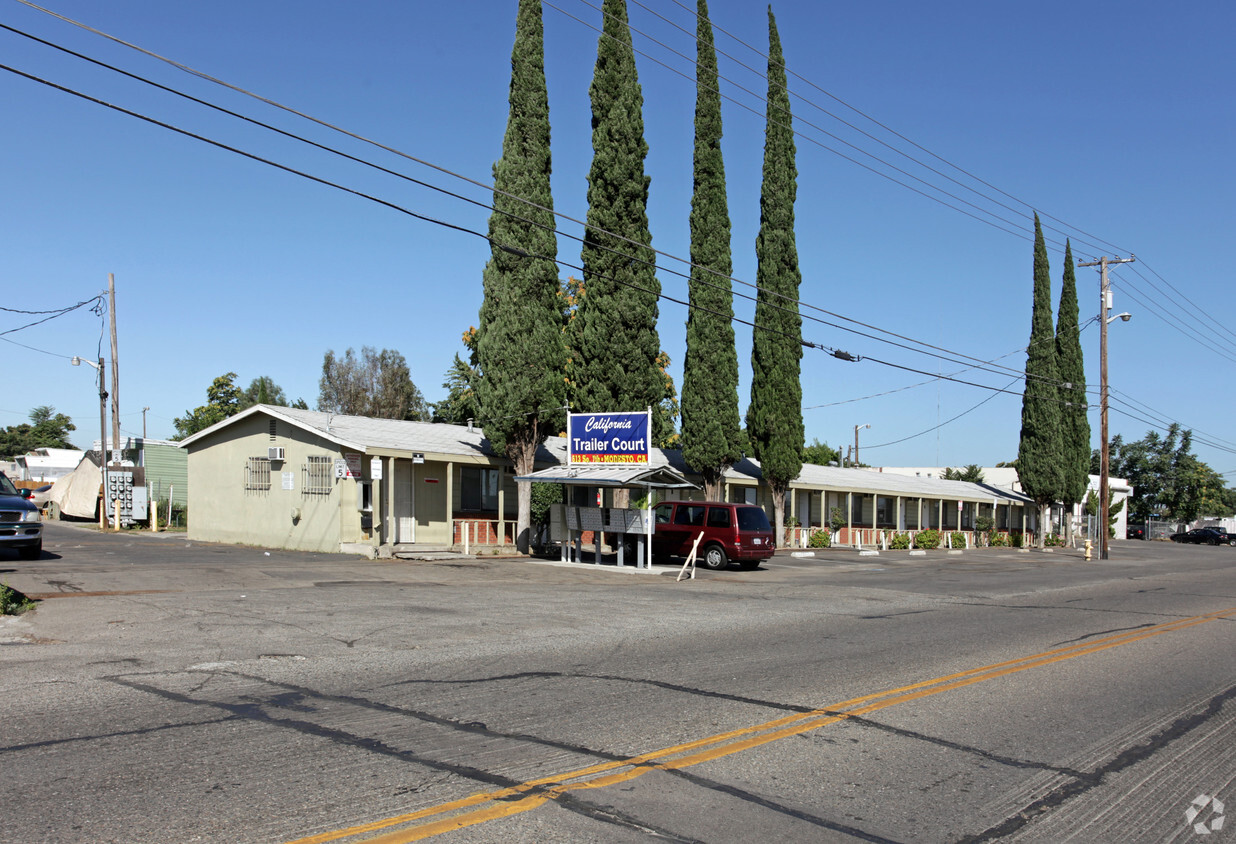 Foto principal - California Trailer Court