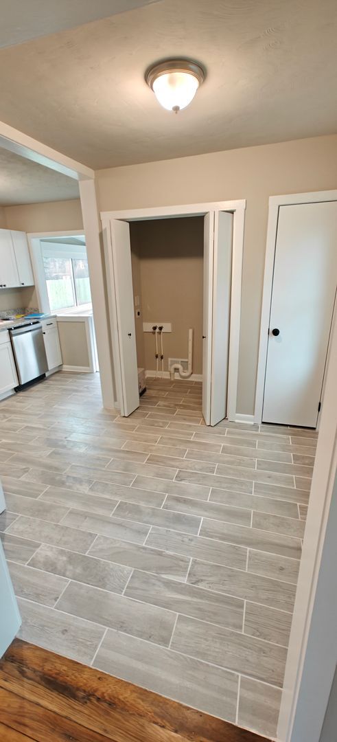 Building Photo - Renovated 4 bedroom cape with large fence yard