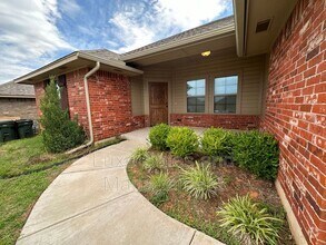 Building Photo - 416 Josephine Ct