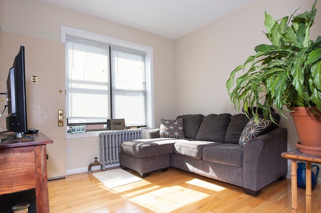 Building Photo - 2802 37th St